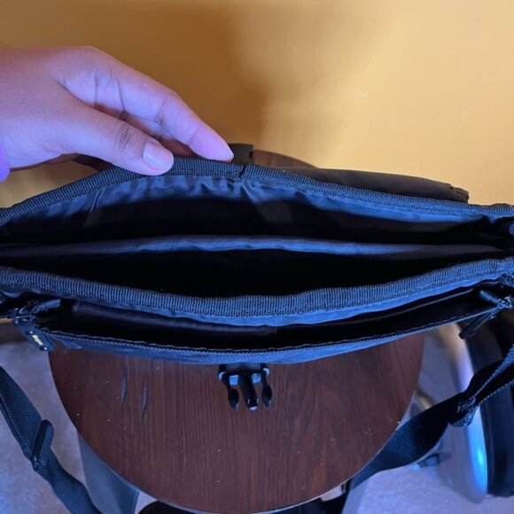 Targus CityGear Mini - Notebook carrying case - 10.2" - black with yellow accent - Picture 2 of 3